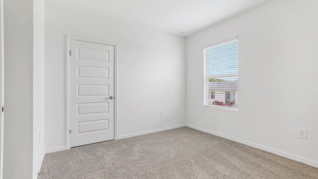 Spacious, unfurnished interior of a new home in Avalon Park Tavares, Tavares (Image 28).
