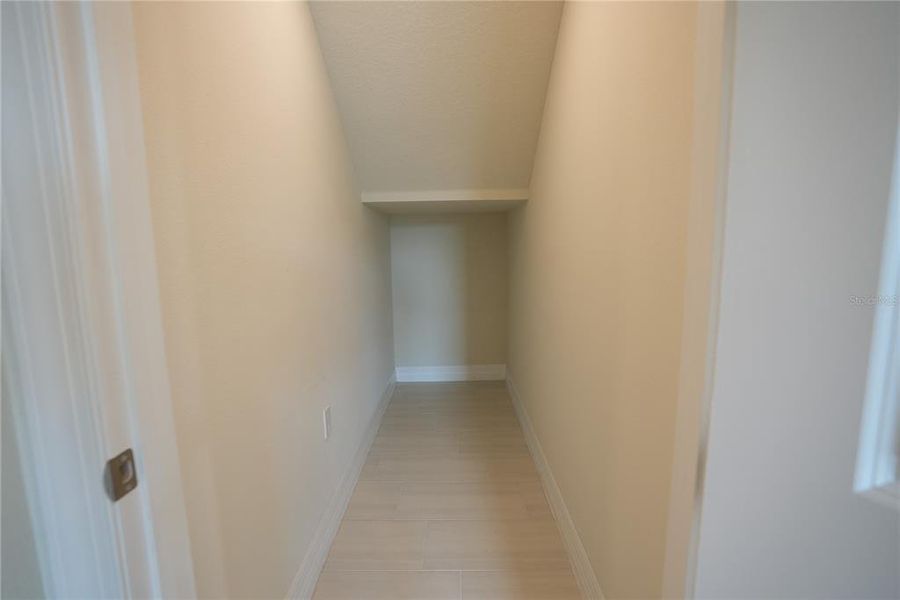 Spacious, unfurnished interior of a new home in Parkview Reserve, Orlando (Image 24).