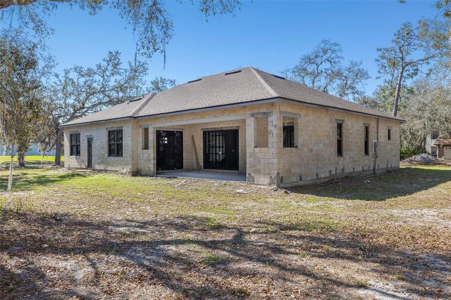Exterior details and patio area of a home in , Kissimmee (Image 8).