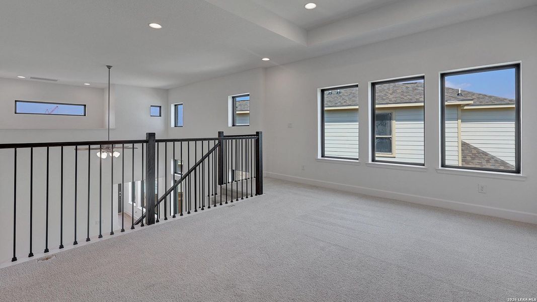 Spacious, unfurnished interior of a new home in Ladera, San Antonio (Image 19).