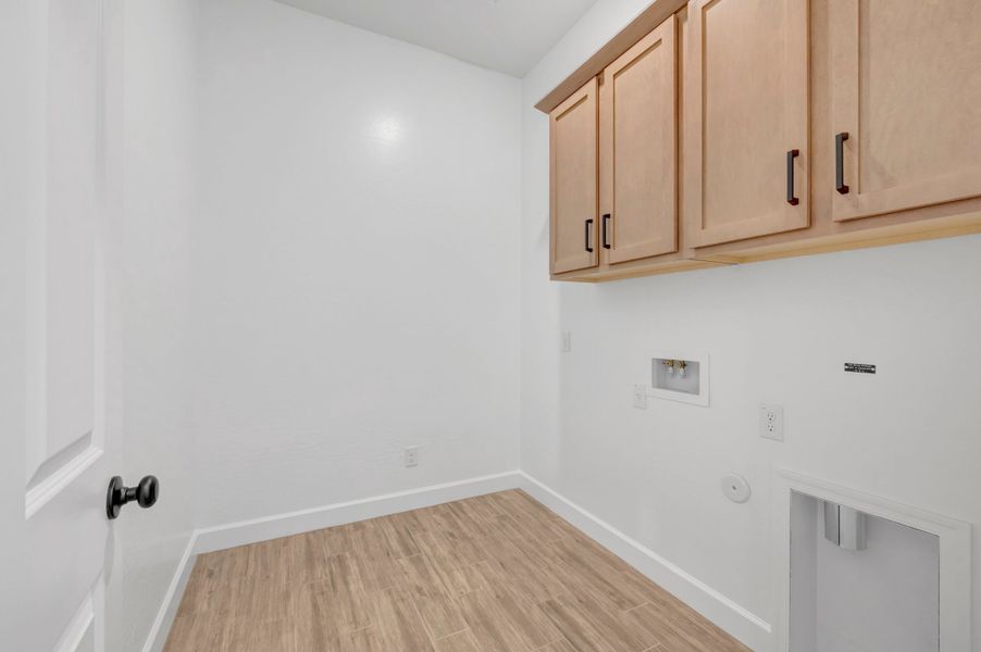 Spacious, unfurnished interior of a new home in Artesa at Soleo, San Tan Valley (Image 12).