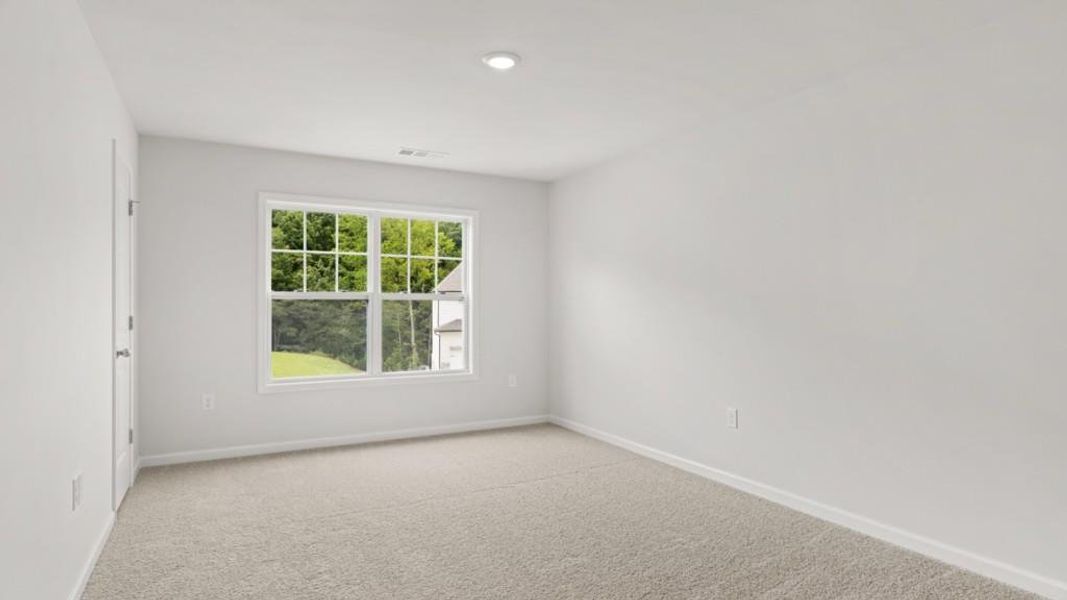 Spacious, unfurnished interior of a new home in Haven Abbey, Cumming (Image 26).