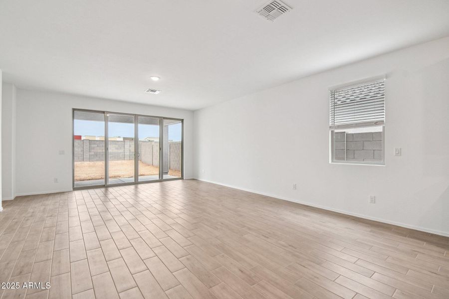 5-web-or-mls-W Bowker St-S2008-005