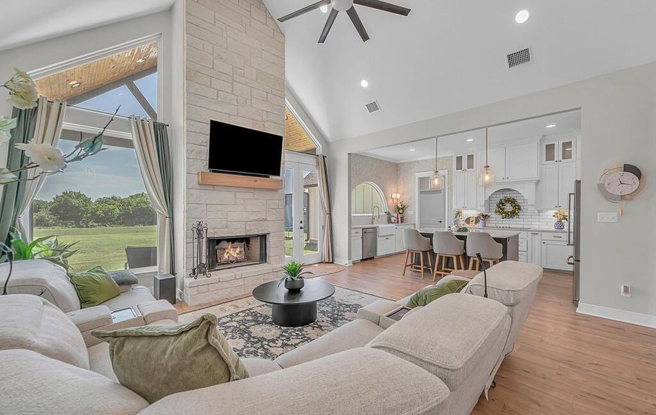 Furnished interior view inside a new home in , Lorena (Image 12).