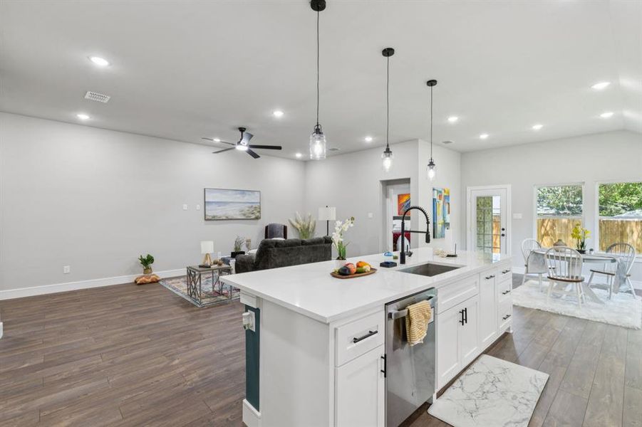 Furnished interior view inside a new home in , Terrell (Image 14).