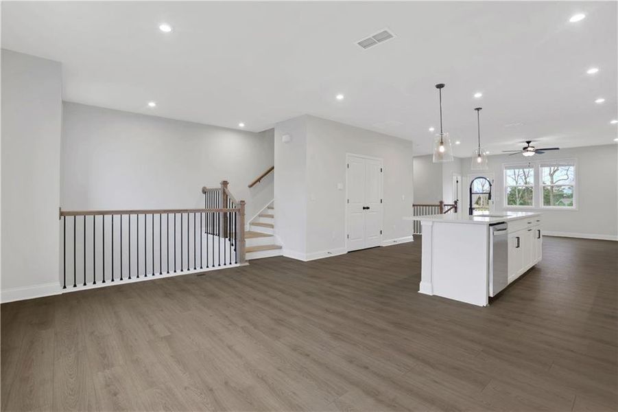 Spacious, unfurnished interior of a new home in Towne Village at Suwanee Dam, Sugar Hill (Image 33). Spacious, unfurnished interior of a new home in Towne Village at Suwanee Dam, Sugar Hill (Image 33).