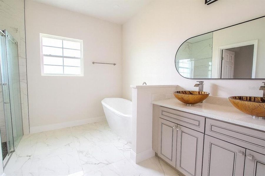 Furnished interior view inside a new home in , Kissimmee (Image 10).