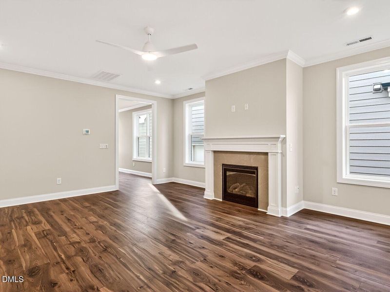 005-1280x960-living-room