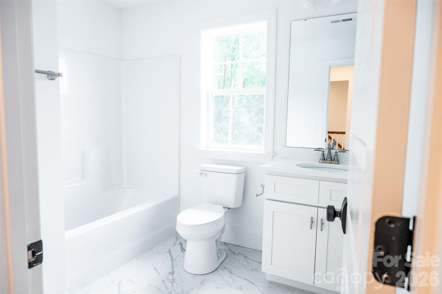 Full Bathroom - Upper Level Full Bathroom - Upper Level