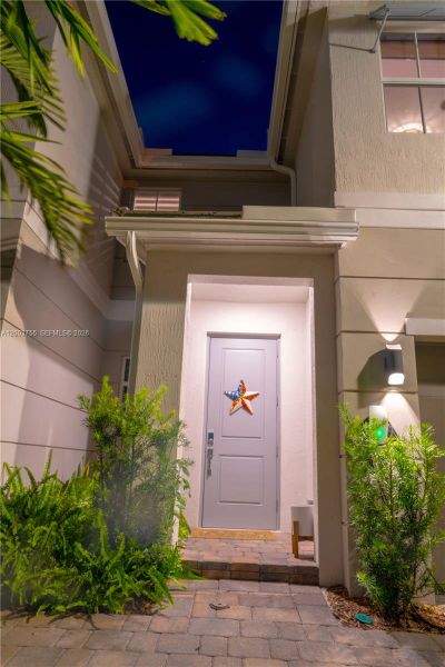 Exterior details and patio area of a home in , Pembroke Pines (Image 25).