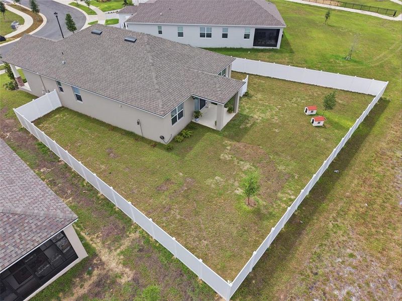Exterior details and patio area of a home in , Clermont (Image 29).