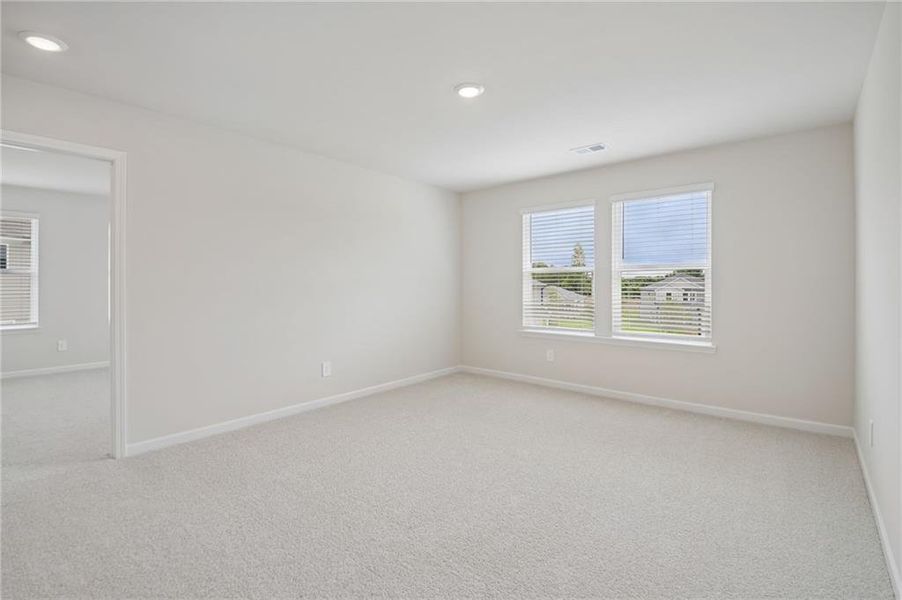Spacious, unfurnished interior of a new home in Northwoods at Mirror Lake, Villa Rica (Image 22).