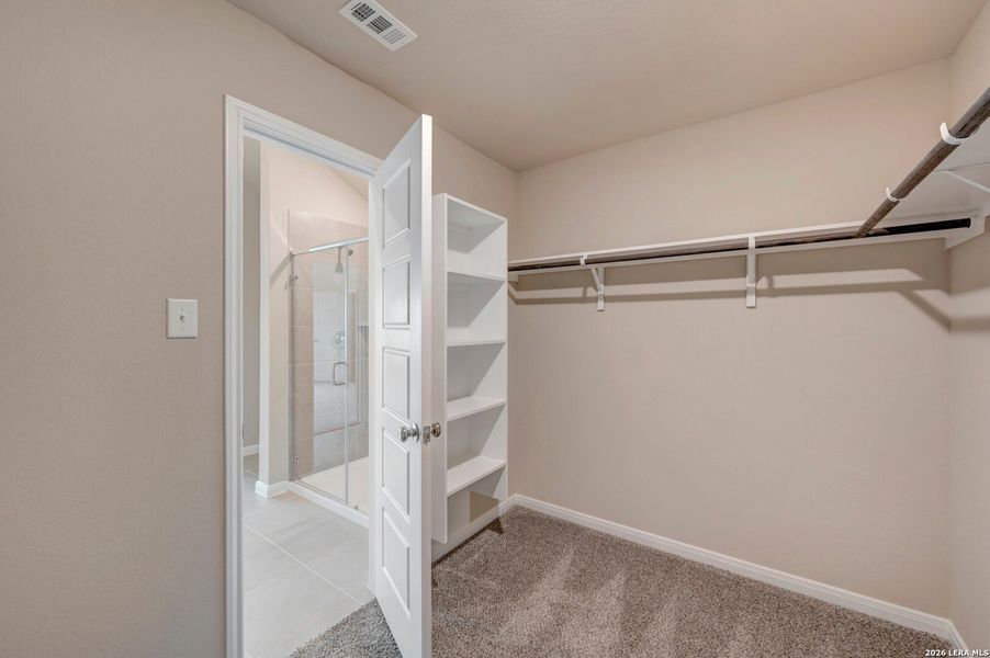 Spacious, unfurnished interior of a new home in Greenspoint Heights, Seguin (Image 31).