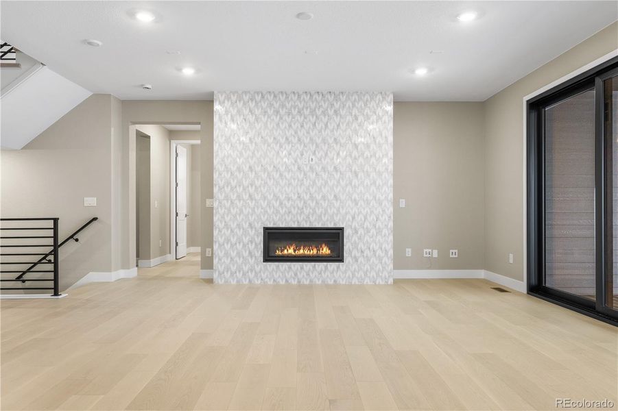 Spacious, unfurnished interior of a new home in Autograph at Lyric, Lone Tree (Image 22).