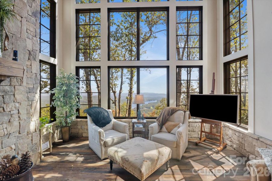 Exterior details and patio area of a home in , Lake Toxaway (Image 3).