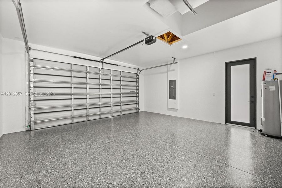 Spacious, unfurnished interior of a new home in , Lehigh Acres (Image 30).