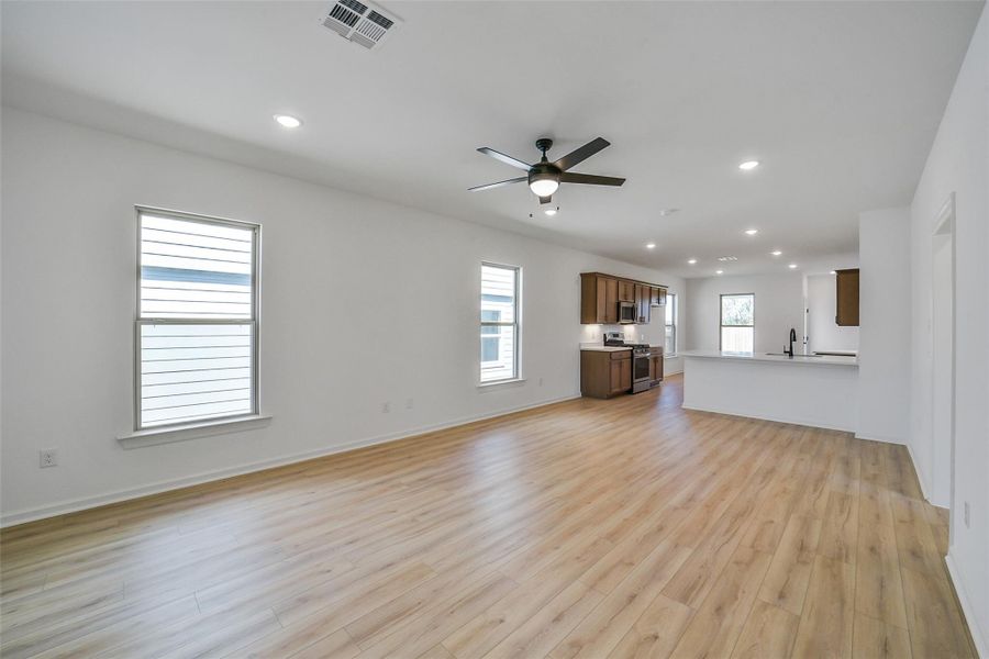 Spacious, unfurnished interior of a new home in Mostyn Springs, Magnolia (Image 22). Spacious, unfurnished interior of a new home in Mostyn Springs, Magnolia (Image 22).
