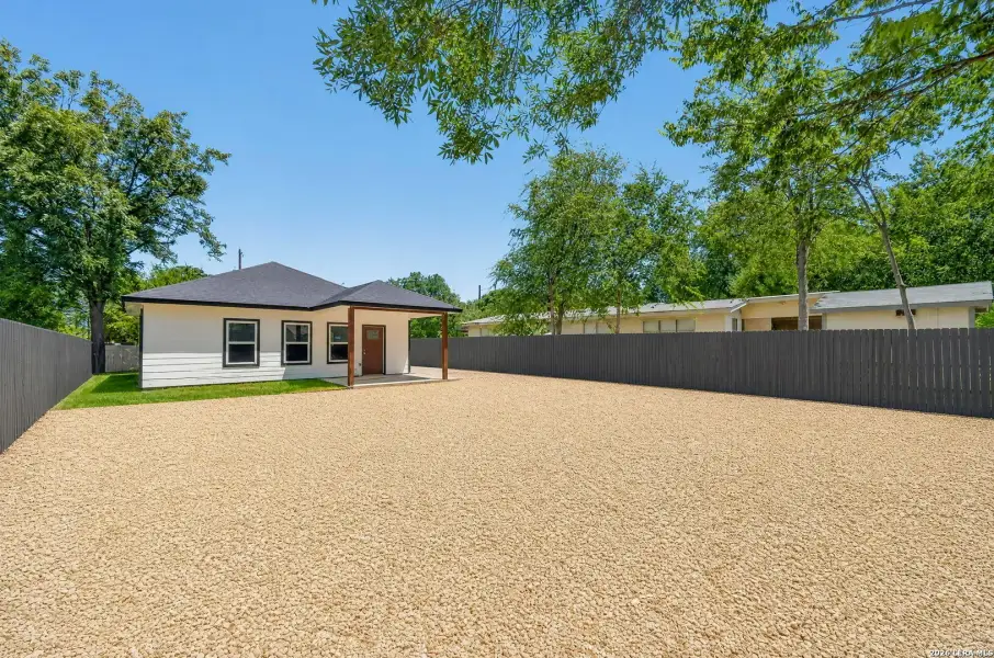 Exterior details and patio area of a home in , San Antonio (Image 16).