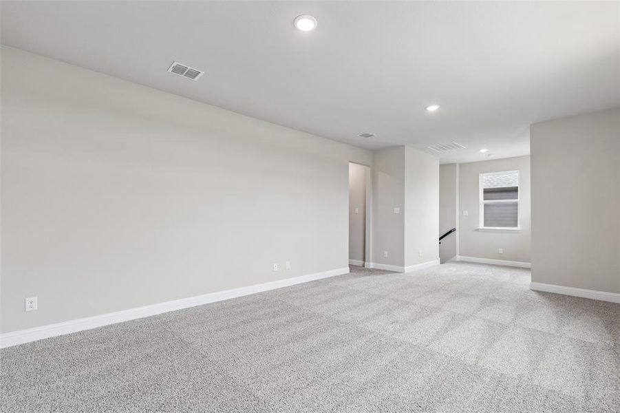 Spacious, unfurnished interior of a new home in Venetian, Weston (Image 13).