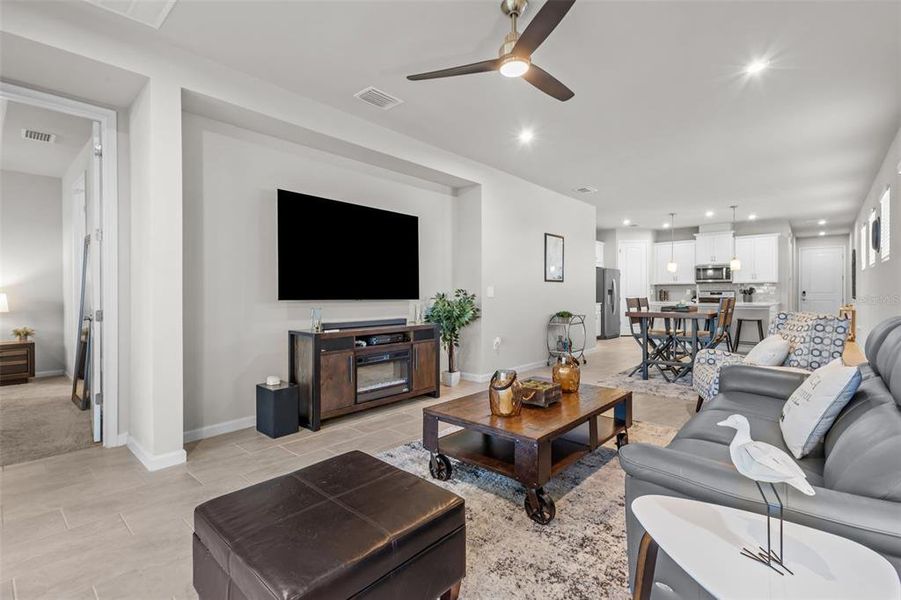 Furnished interior view inside a new home in , Wesley Chapel (Image 13).