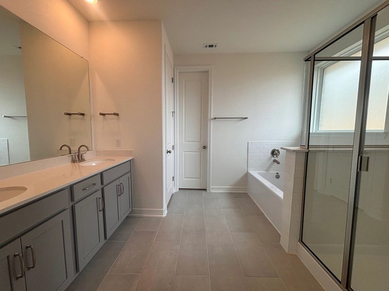 Furnished interior view inside a new home in Ashland, Richwood (Image 3).