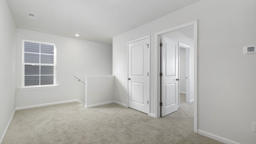 Spacious, unfurnished interior of a new home in Willow Mill, Thomasville (Image 18).