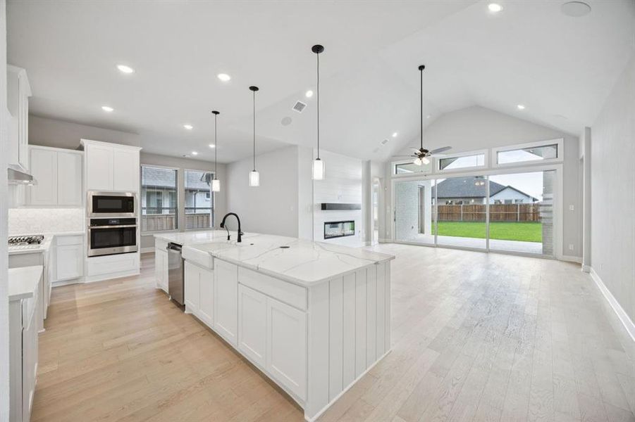 4-329Bay_005 4-329Bay_005