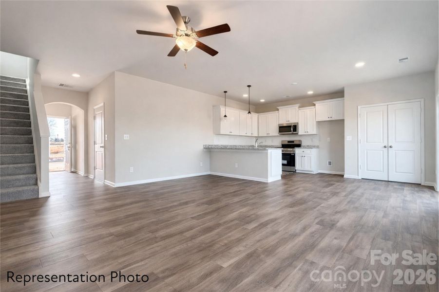 Spacious, unfurnished interior of a new home in , Shelby (Image 8).