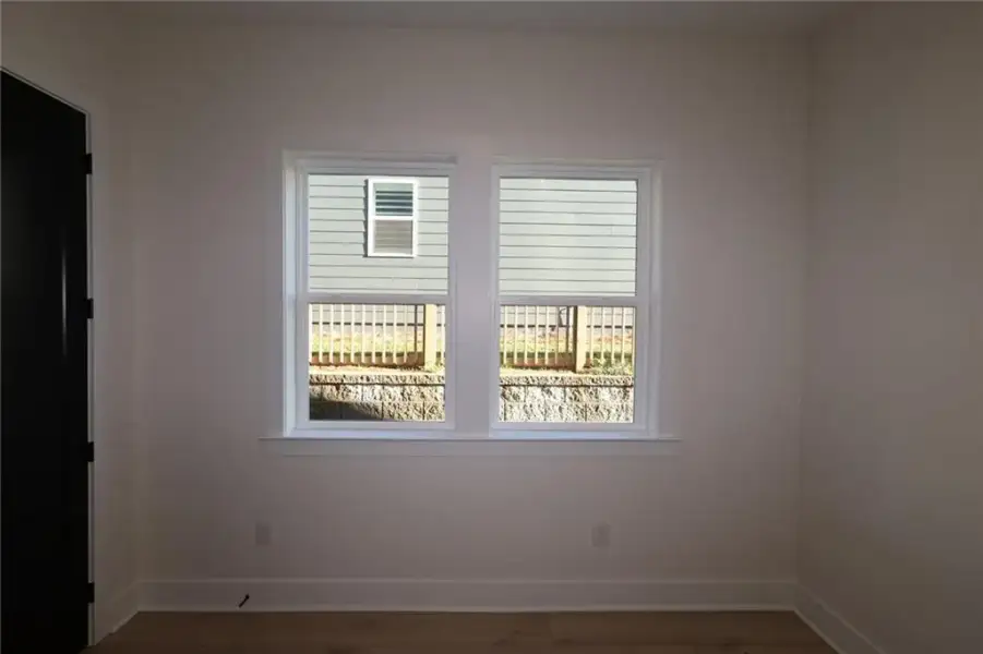 Spacious, unfurnished interior of a new home in Old Mill Preserve, Dallas (Image 6).