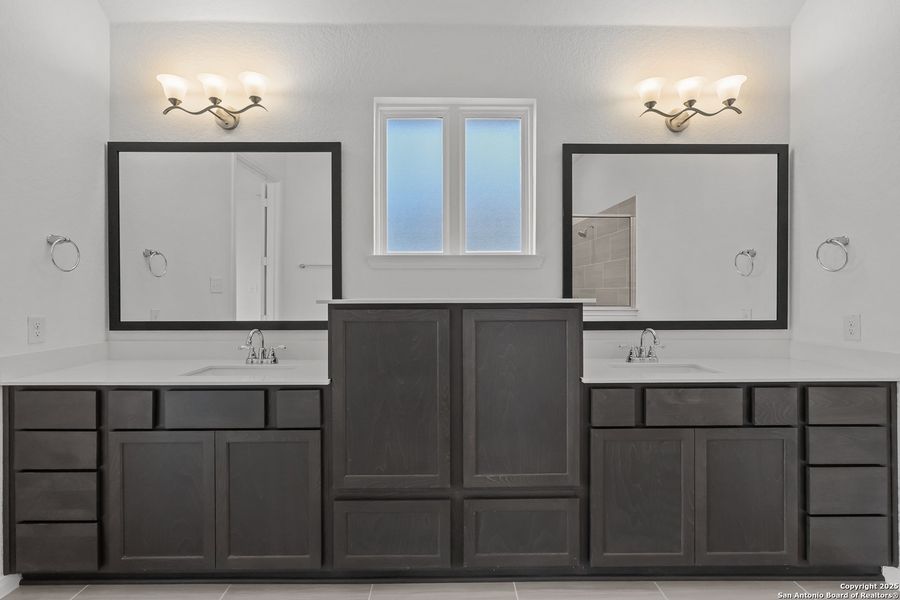 Furnished interior view inside a new home in Homestead, Schertz (Image 11).