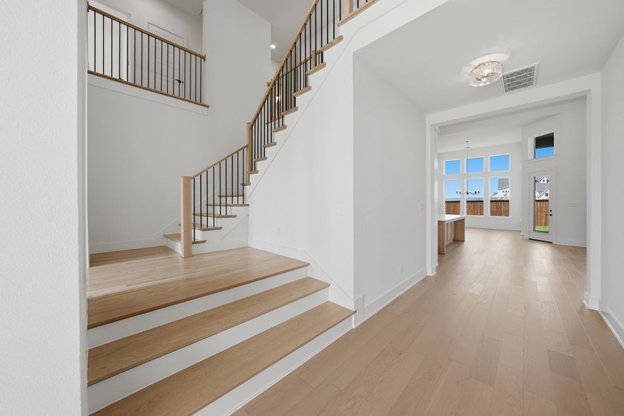Spacious, unfurnished interior of a new home in Park Place - 80' Lots, Prosper (Image 22).
