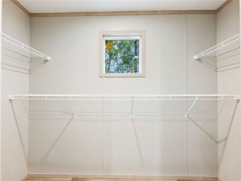 Spacious, unfurnished interior of a new home in , Gainesville (Image 16).