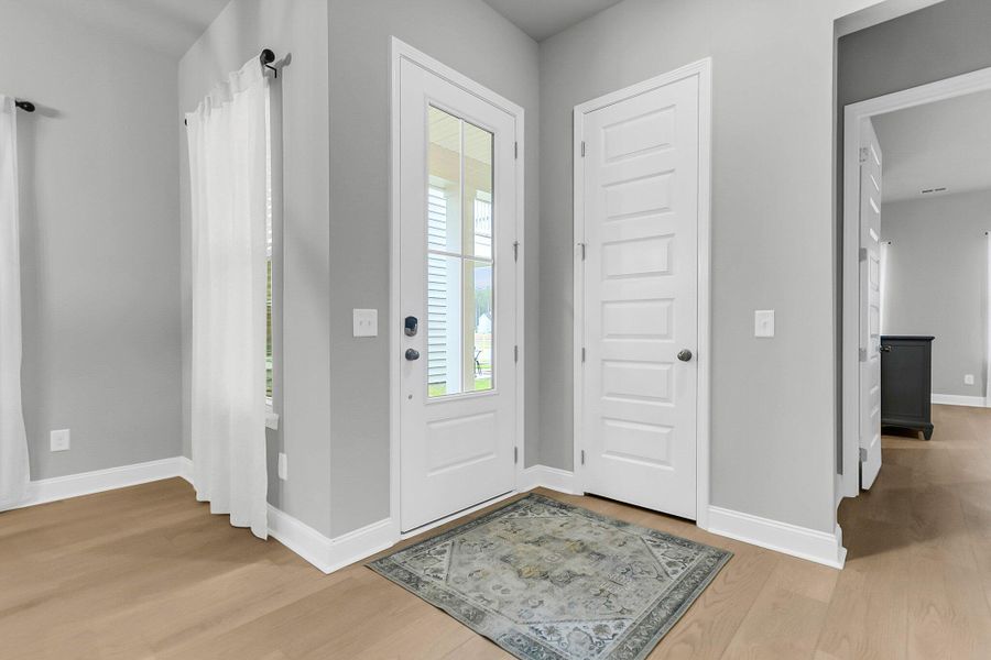 Spacious, unfurnished interior of a new home in , Summerville (Image 21).