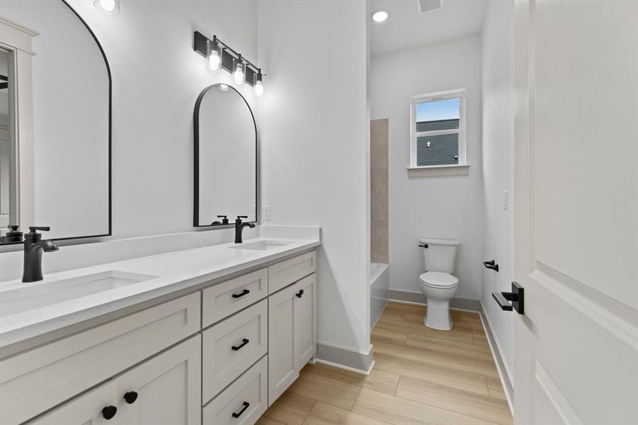 Furnished interior view inside a new home in , Tyler (Image 13).
