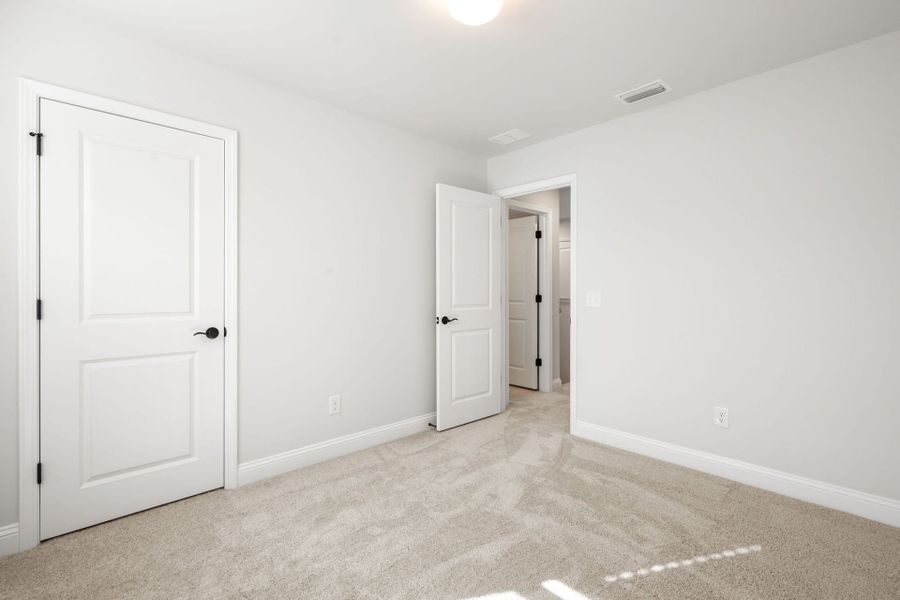 Spacious, unfurnished interior of a new home in Salem Bay, Beaufort (Image 26).