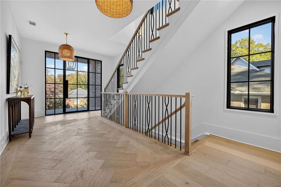 Spacious, unfurnished interior of a new home in , Atlanta (Image 25).