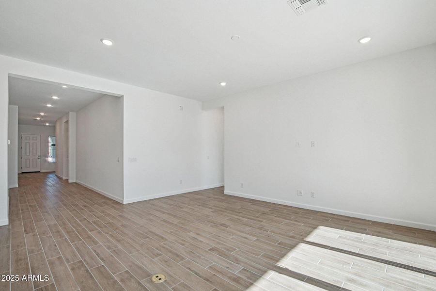 11-web-or-mls-E Saddle Way-S1212-011