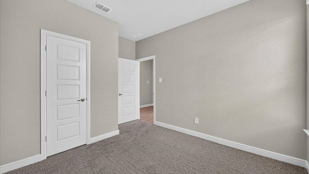 Spacious, unfurnished interior of a new home in Bluestem, Rhome (Image 25).