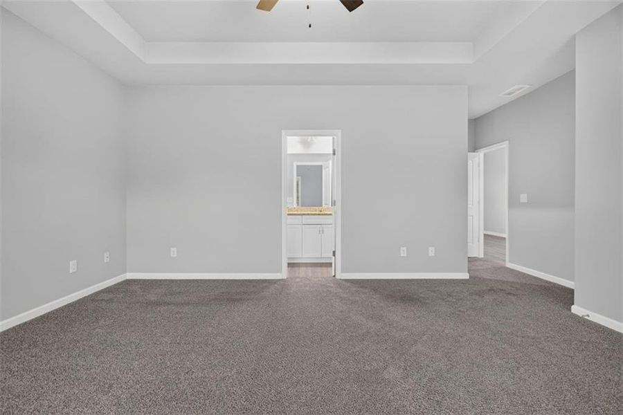 Spacious, unfurnished interior of a new home in , Eastanollee (Image 35).