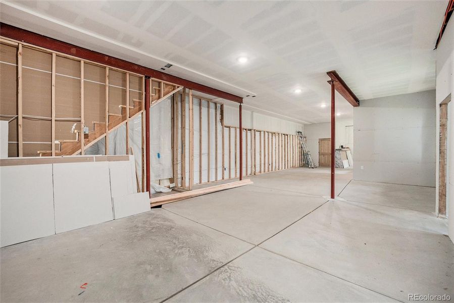 Image 37 of a home in .