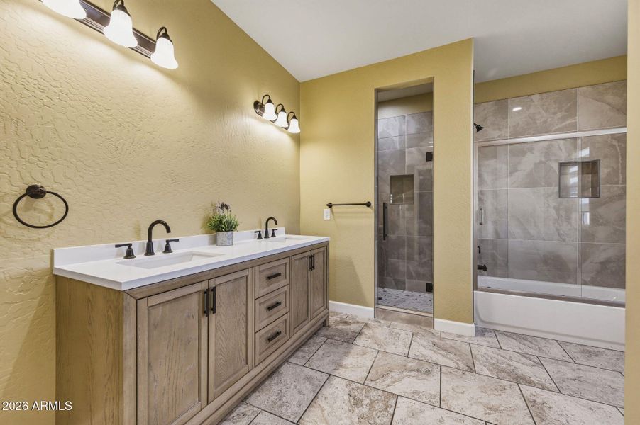 44-web-or-mls-210 N Pettoshas Dr-43