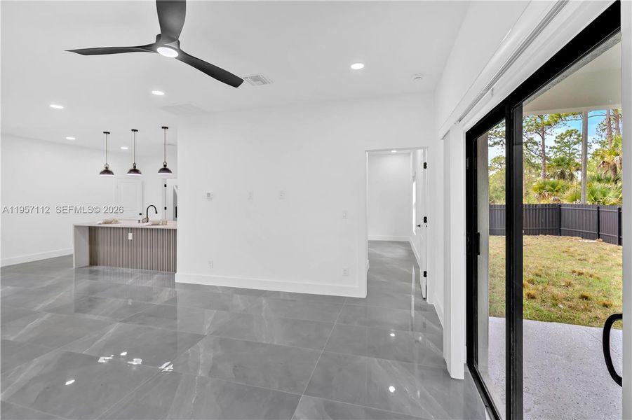 Spacious, unfurnished interior of a new home in , Lehigh Acres (Image 29).