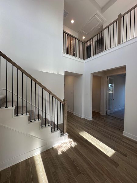 Spacious, unfurnished interior of a new home in Cross Creek West, Fulshear (Image 32).