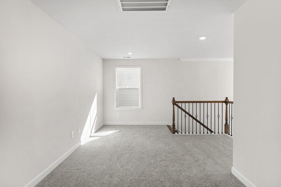 Spacious, unfurnished interior of a new home in , Summerville (Image 28).