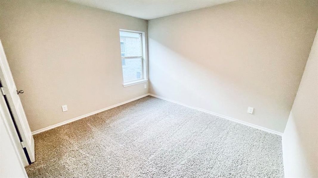 Spacious, unfurnished interior of a new home in Sunnycreek, Fort Worth (Image 7). Spacious, unfurnished interior of a new home in Sunnycreek, Fort Worth (Image 7).