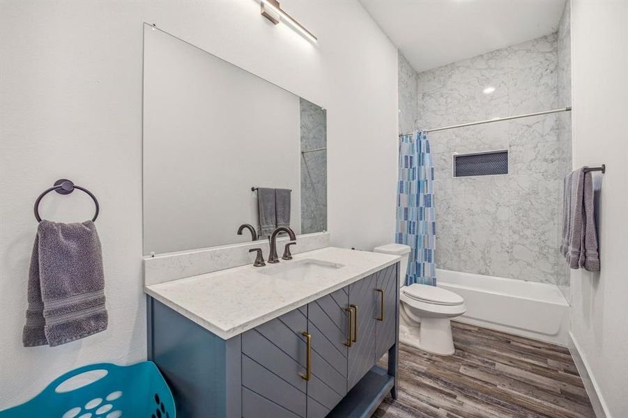 Furnished interior view inside a new home in , Granbury (Image 15).