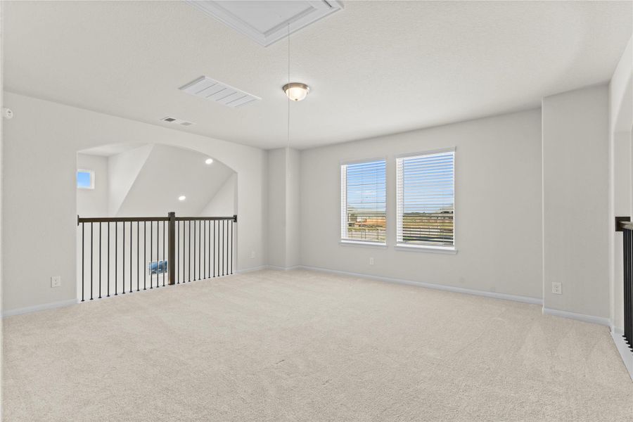 Spacious, unfurnished interior of a new home in Wildrye, Waller (Image 24).