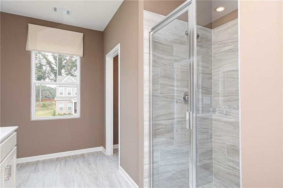 Spacious, unfurnished interior of a new home in The Beacon at Old Peachtree Single Family Homes, Lawrenceville (Image 20).