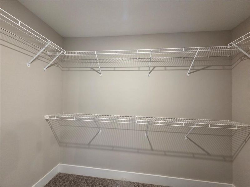 Spacious, unfurnished interior of a new home in Benson Estates, Dallas (Image 9).