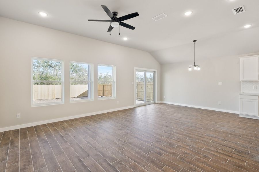 Representative unfurnished interior of a home built from the Sophora by Hakes Brothers in The Heights at Riverbend II, Brownsville (Image 8).